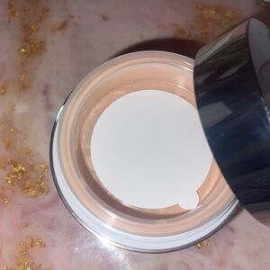 Deluxe Mineral Veil (translucent setting powder)